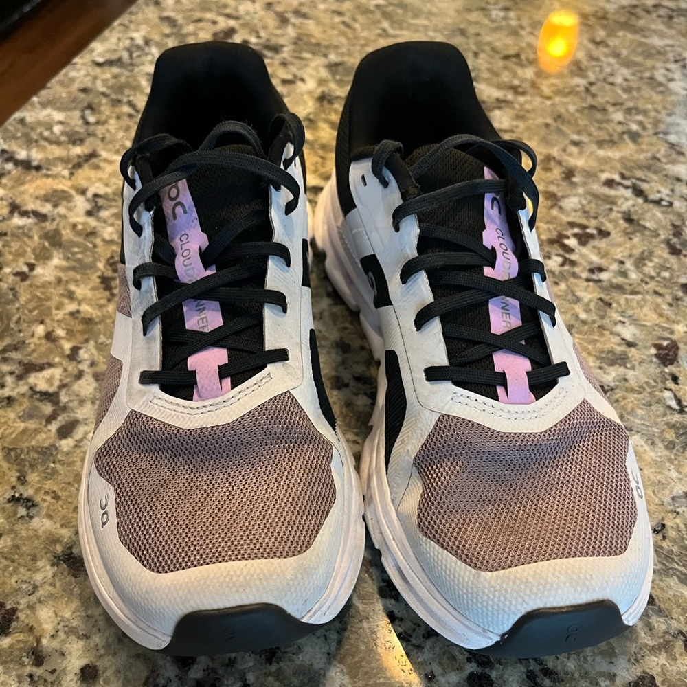 On Cloud, size 7.5 , purple and white Cloudrunner